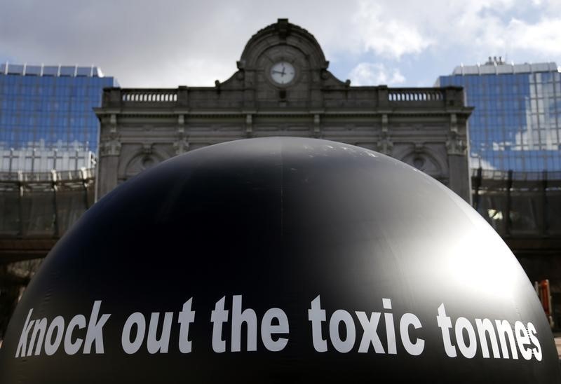 © Reuters. La UE se prepara para ofrecer otros 10 años de exención a la industria contaminante 