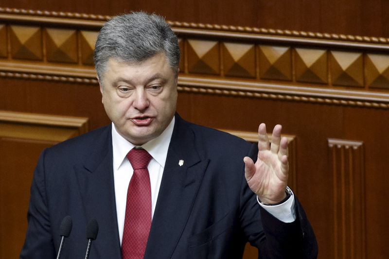 © Reuters. La UE teme una "espiral" de violencia en Ucrania y advierte sobre sanciones
