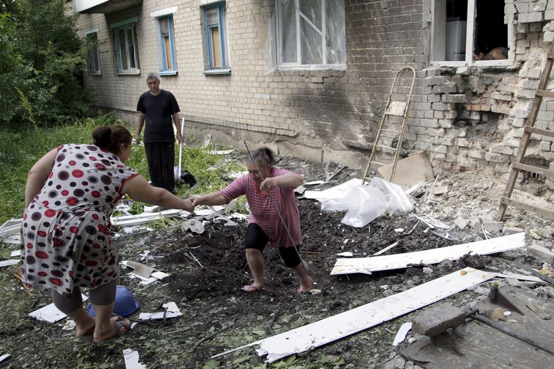 © Reuters. Poroshenko advierte de amenaza de invasión rusa tras un repunte de los combates