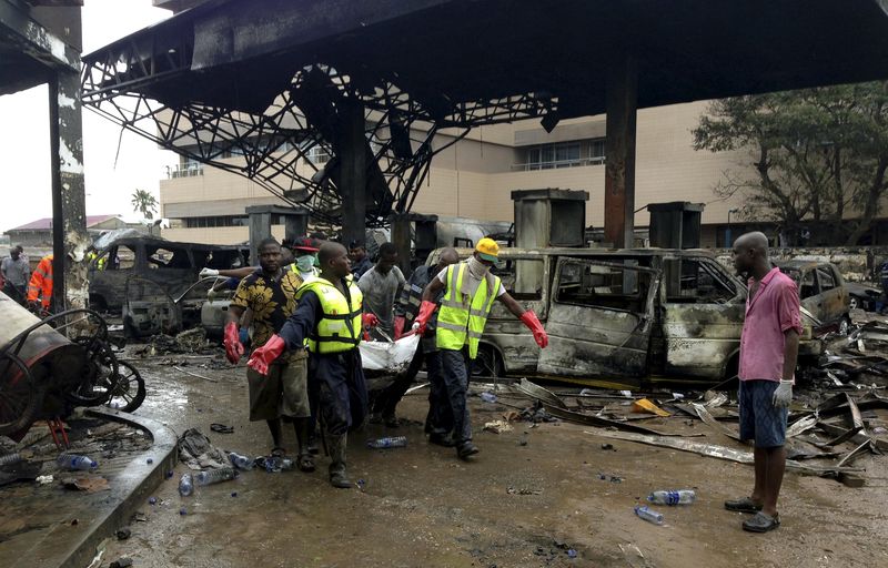 © Reuters. Una explosión en una gasolinera de Ghana causa al menos 90 muertos