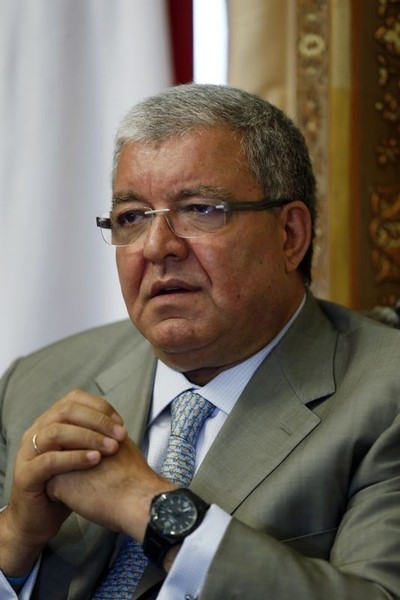 © Reuters. وزير الداخلية اللبناني يمدد ولاية قائد الأمن وخلافات بشأن القرار