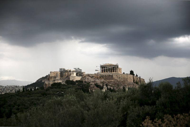 © Reuters. Grecia pone en riesgo los 11.000 puntos del Ibex