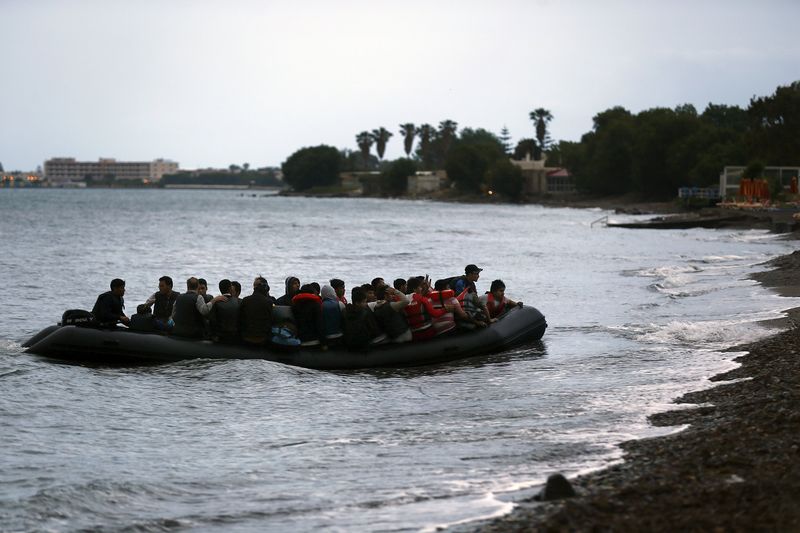 © Reuters. El número de inmigrantes que llega a Grecia se multiplica por seis - ONU
