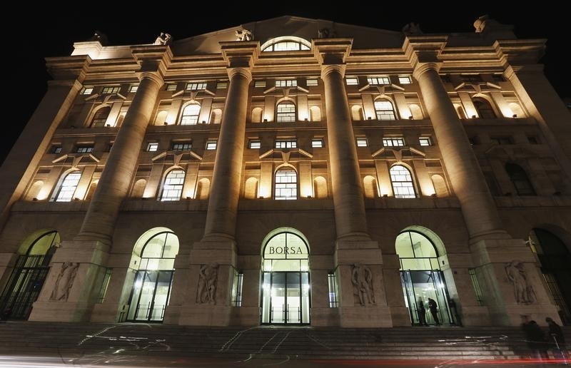 © Reuters. La sede di Borsa Italiana a Milano