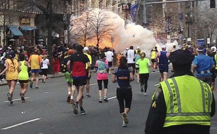 © Reuters. Explosão na linha de chegada da Maratona de Boston, em abril de 2013