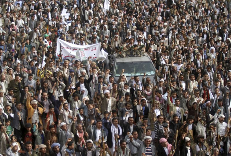 © Reuters. سكان: مقتل 20 جنديا يمنيا في غارة للتحالف بقيادة السعودية