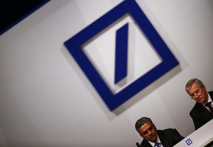 © Reuters. LES DEUX DG DE DEUTSCHE BANK ONT SOUMIS LEUR DÉMISSION