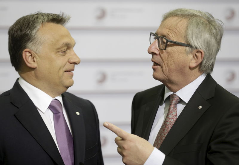 © Reuters. A pesar del "hola, dictador", la UE sigue sin poder frenar a Viktor Orban
