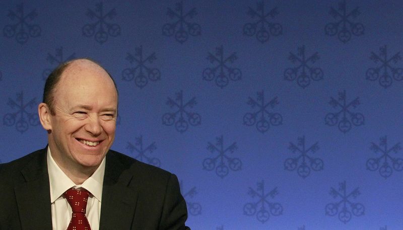 © Reuters. CFO of Swiss bank UBS Cryan addresses a news conference in Zurich