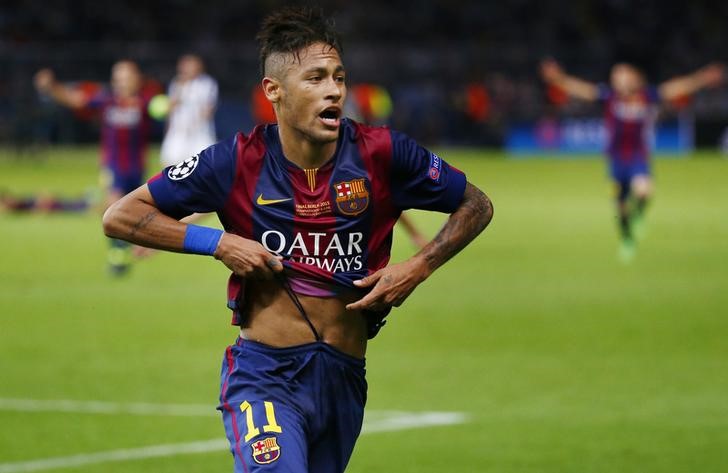 © Reuters. Neymar, el arma de Brasil para dejar atrás la frustración del Mundial