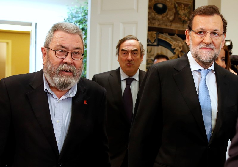 © Reuters. El pacto salarial, presentado como fuente de estabilidad para España