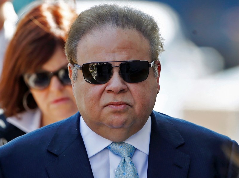 © Reuters. Florida ophthalmologist Salomon Melgen arrives to the Federal court in Newark, New Jersey 