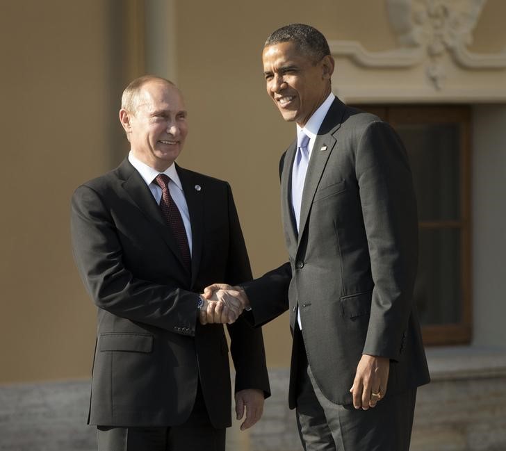 © Reuters. أوباما يقول إن بوتين يسعى دون جدوى لإعادة الأمجاد السوفيتية