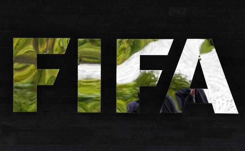 © Reuters. The logo of soccer's international governing body FIFA is seen on its headquarters in Zuric