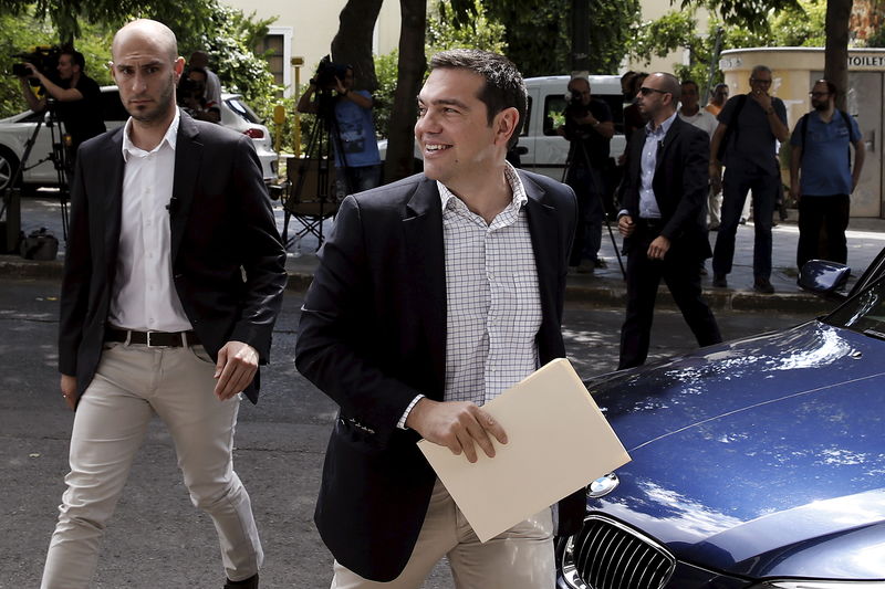 © Reuters. Tsipras pide el apoyo de su partido, las negociaciones están en un "momento crucial"