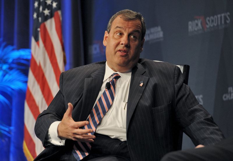 © Reuters. Republican presidential hopeful, New Jersey Gov. Christie addresses an economic summit in Orlando