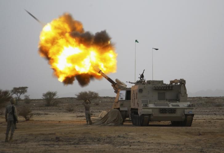 © Reuters. إطلاق صاروخ سكود على السعودية يكشف نوايا صالح قبل محادثات سلام يمنية