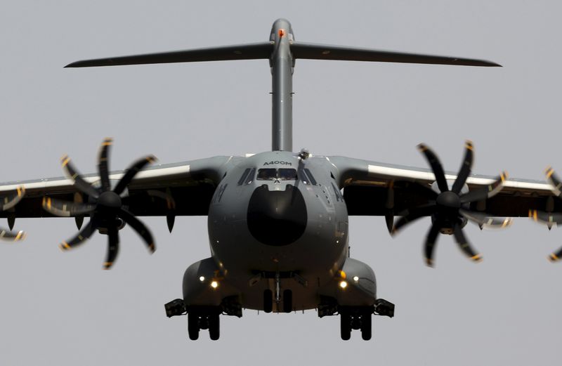 © Reuters. L'ENQUÊTE SUR L'A400M SE CONCENTRE SUR DES DONNÉES EFFACÉES ACCIDENTELLEMENT 