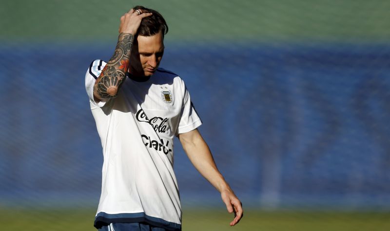 © Reuters.  Argentina es favorita a la Copa, pero hay que demostrarlo en el campo: Messi