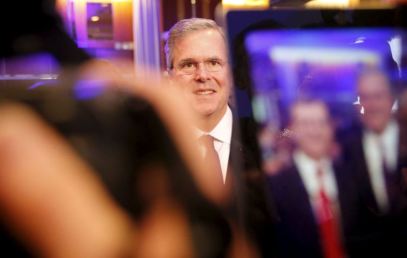 © Reuters. Former Florida Governor and potential Republican presidential candidate Bush arrives to addresses the CDU party economic council in Berlin 