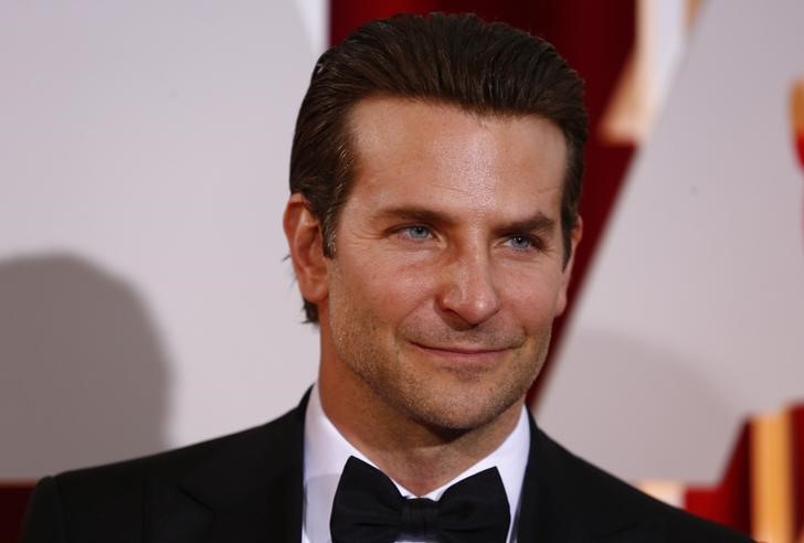 © Reuters. Bradley Cooper chega para cerimônia do Oscar em Hollywood