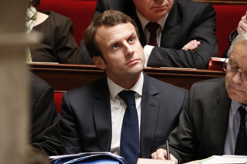 © Reuters. LA LOI MACRON ADOPTÉE EN COMMISSION À L'ASSEMBLÉE