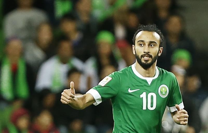 © Reuters. إثارة اللحظات الأخيرة تهدي السعودية وقطر انتصارين في تصفيات كأس العالم