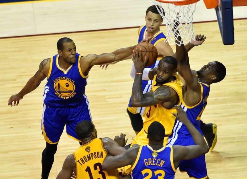 © Reuters. NBA: Playoffs-Golden State Warriors at Cleveland Cavaliers