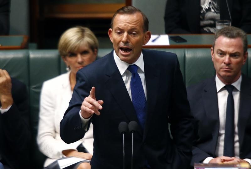 © Reuters. استراليا توسع من حملتها الأمنية بتشديد القوانين