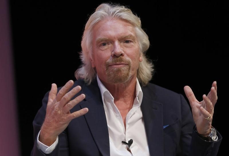 © Reuters. Virgin Group founder Branson speaks at the Institute of Directors annual convention in London