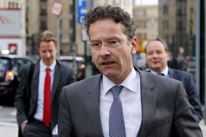 © Reuters. O presidente do Eurogrupo, Jeroen Dijsselbloem, chegando à sede da Comissão da UE em Bruxelas