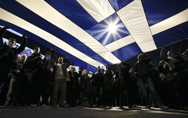 © Reuters. DES RESPONSABLES EUROPÉENS ONT ÉVOQUÉ L'ÉVENTUALITÉ D'UN DÉFAUT DE LA GRÈCE