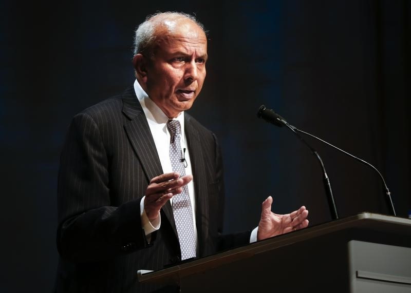 © Reuters. Fairfax Holdings CEO Watsa speaks at the annual general meeting for shareholders in Toronto