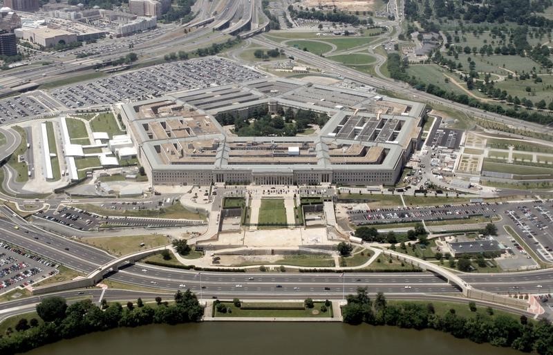 © Reuters. An aerial view of the Pentagon building in Washington, June 15, 2005, with the Potomac river in the ..