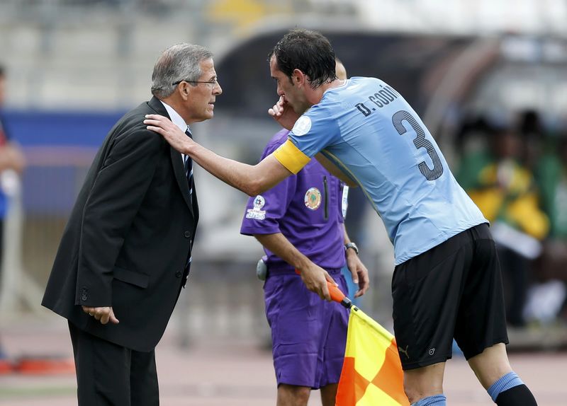 © Reuters. Uruguay muestra oficio y vence con lo justo a debutante Jamaica por Copa América
