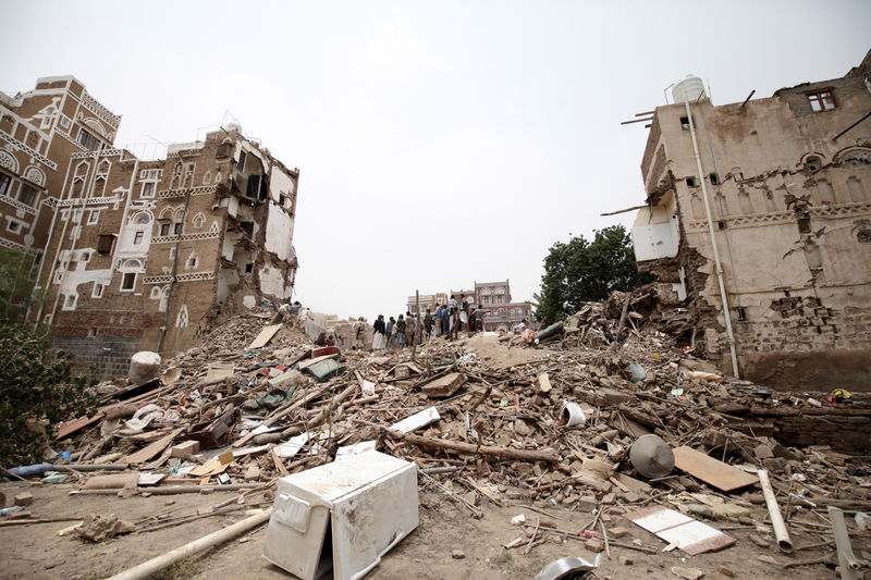© Reuters. Fuerzas Houthi en Yemen toman una capital cerca de Arabia Saudita 