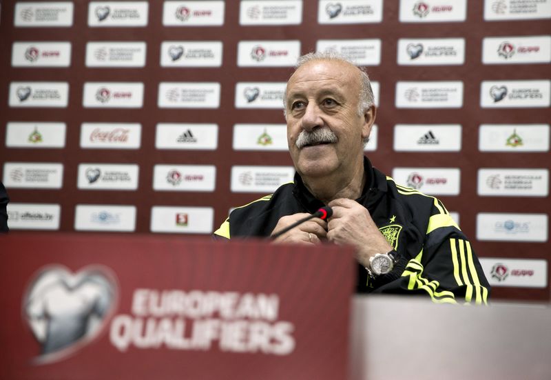 © Reuters. Del Bosque logra su victoria número 100 con la selección española