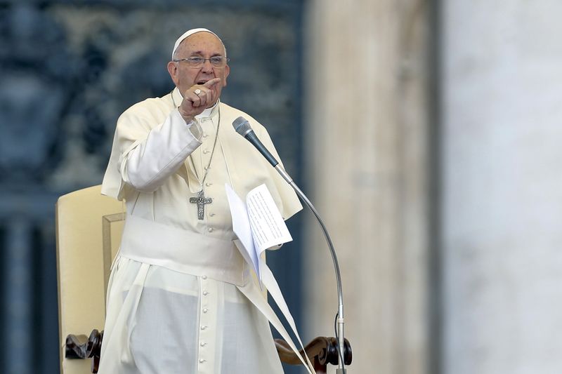 © Reuters. El Papa aborda el cambio climático