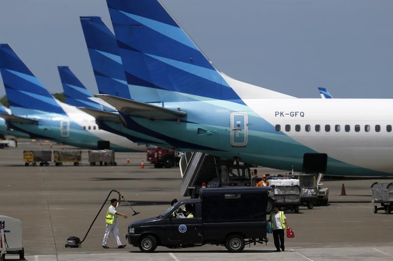 © Reuters. GARUDA ACHETERAIT UNE SOIXANTAINE DE BOEING ET UNE TRENTAINE D'AIRBUS