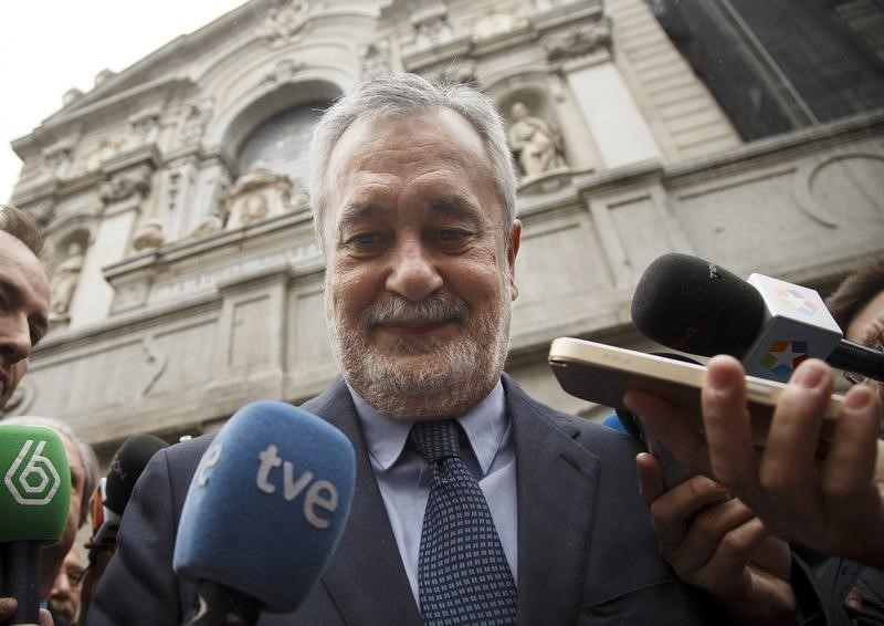 © Reuters. El senador socialista Griñán renuncia a su escaño
