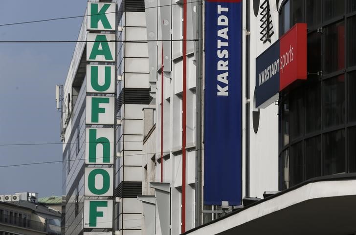 © Reuters. A warehouse of the German department store chain Karstadt is seen beside a Kaufhof warehouse in Duesseldorf
