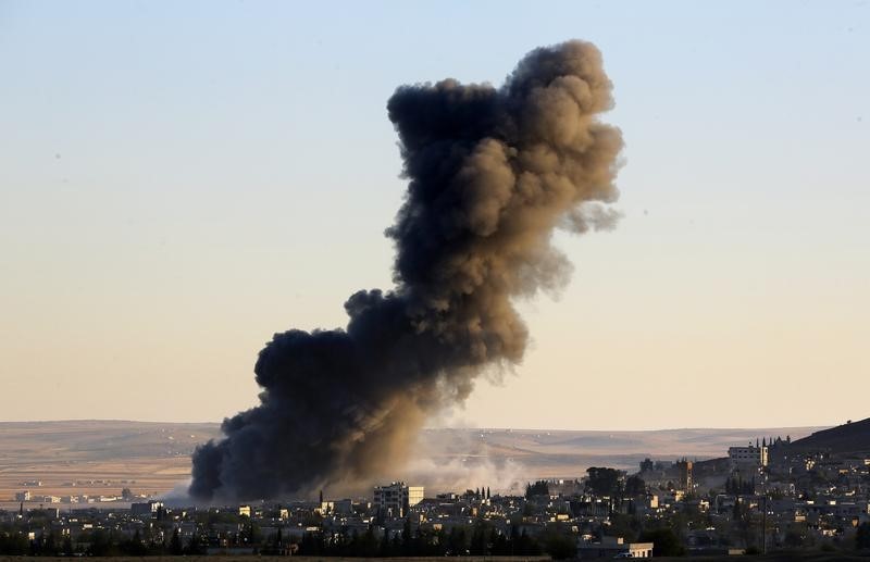 © Reuters. امريكا والحلفاء ينفذون 16 ضربة جوية ضد تنظيم الدولة الاسلامية في العراق