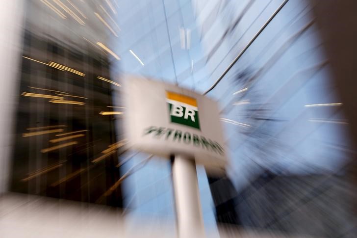 © Reuters. Logo da Petrobras em São Paulo 