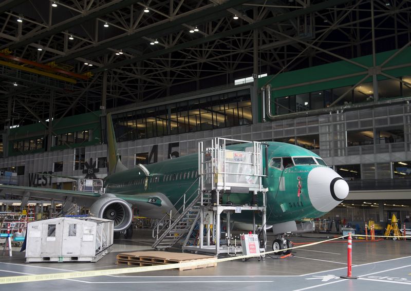 © Reuters. A Boeing 737 aircraft is seen during the manufacturing process at Boeing's 737 airplane factory in Renton, Washington