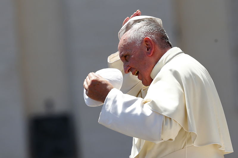 © Reuters. Pape Francisco na Praça de São Pedro, no Vaticano