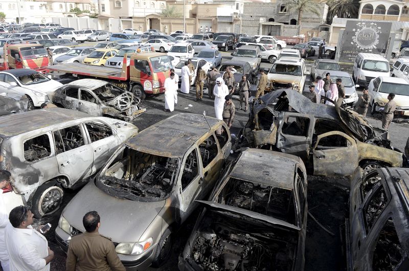 © Reuters. الغضب من الحروب العربية يغذي الخطر الجهادي في السعودية