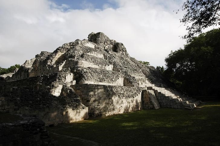 © Reuters. Investigadores mexicanos descifran una expresión en la tumba del rey maya Pakal