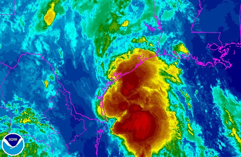 © Reuters. Tempestade tropical Bill é vista em imagem infravermelho de satélite