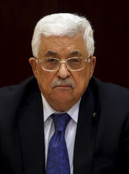 © Reuters. عباس يحدد شروطه للقبول بمبادرة فرنسية لاستئناف المفاوضات مع اسرائيل