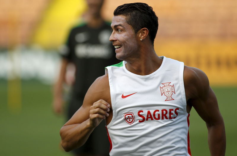 © Reuters. Portugal's Ronaldo attends a training session in Yerevan